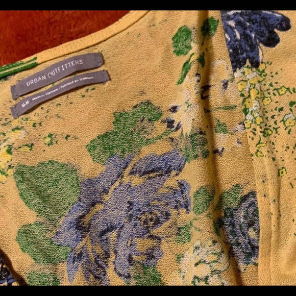 Urban Outfitters Yellow Floral Blouse - Picture 3 of 3